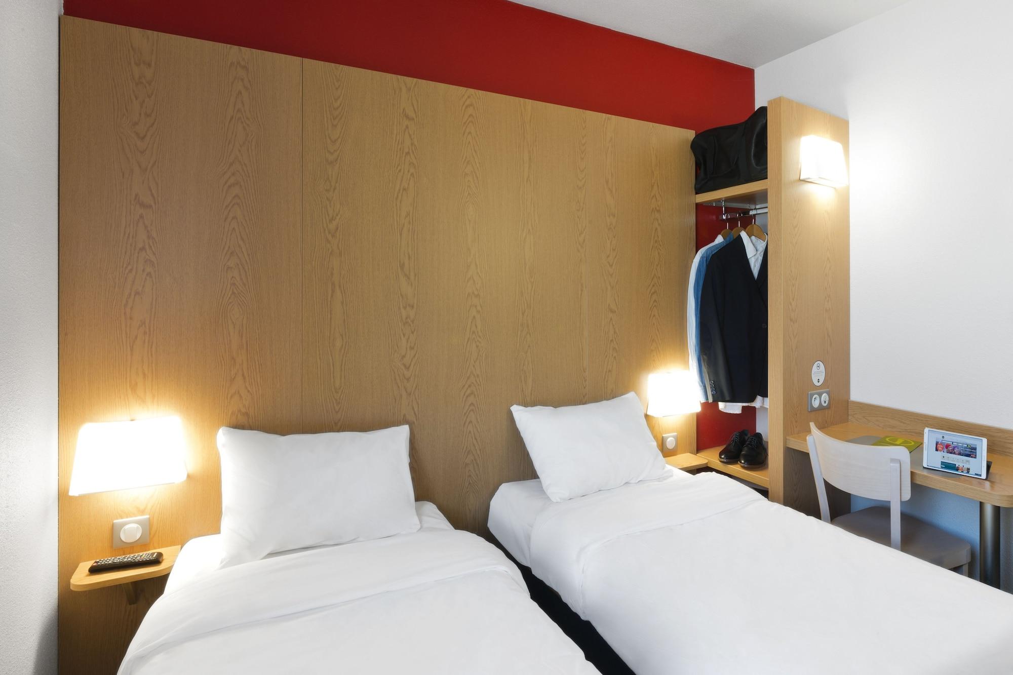 B&B Hotel Niort Marais Poitevin Est Dış mekan fotoğraf